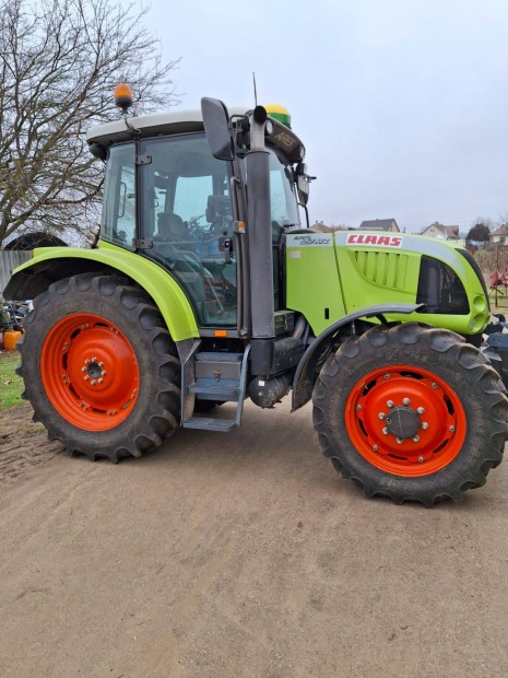 Claas ares 557