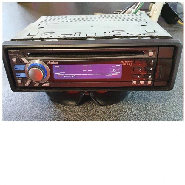 Clarion DB568Rusb autórádió