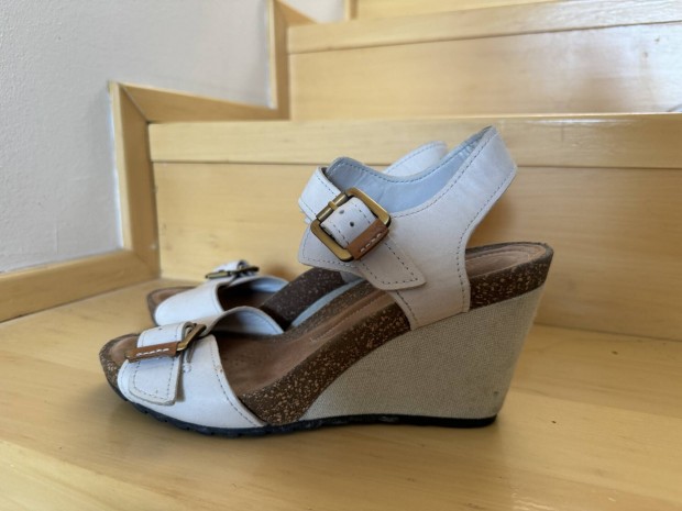 Clarks csini , kényelmes bőr szandál, 40