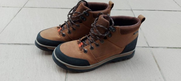 Clarks nubuk bakancs 41