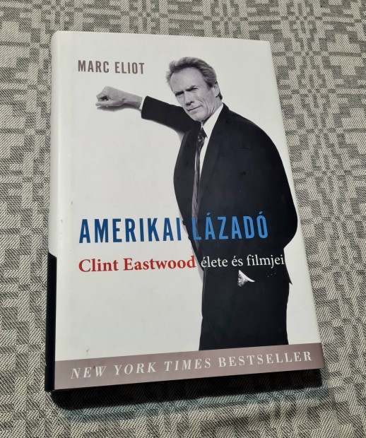 Clint Eastwood knyv