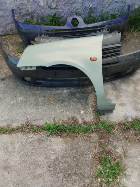 Clio 2 karosszéria elemek.