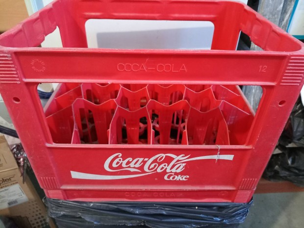 Coca-Cola manyag rekeszek eladk