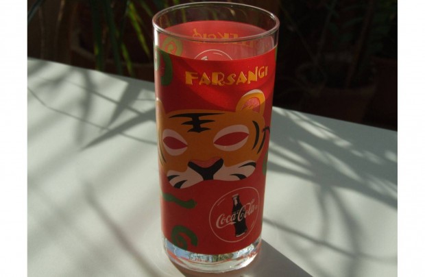 Coca-cola tigris mints farsangi pohr