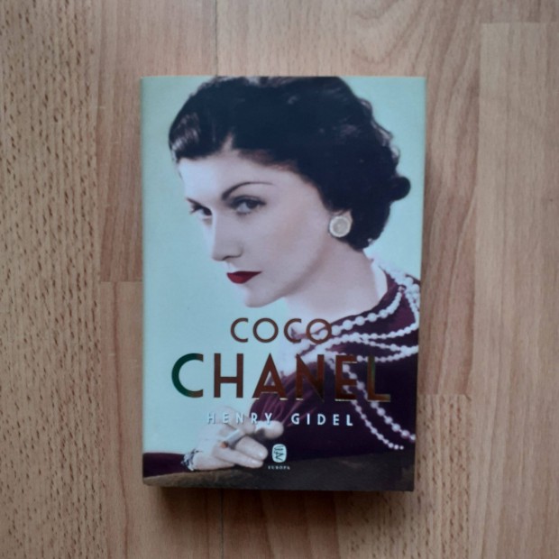 Coco Chanel k�nyv