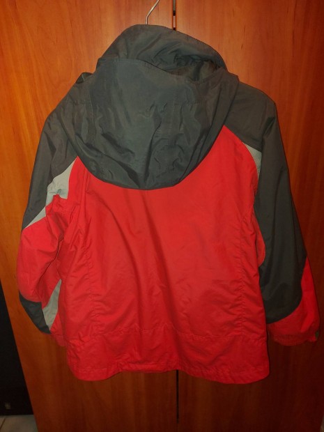 Columbia gyerekm�ret� t�radzseki elad�.