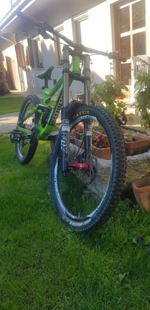 Commencal Supreme Fox 40 DH M-es