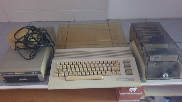 Commodore 64, 1541 meghajtval floppy lemezekkel