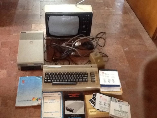 Commodore 64 konfiguracio floppy egyseggel