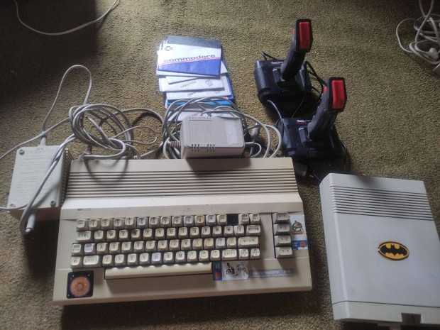 Commodore 64 retro szmtgp s lemezmeghajt 1541 II mkdkpes