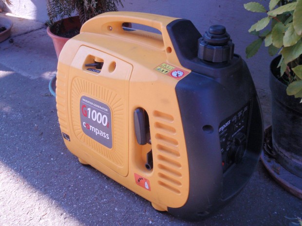 Compass inverteres aggregátor/220 V,1000 W/4 ütemű/