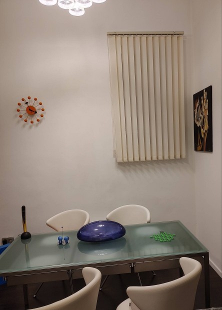 Contemporary modern olasz design Desalto fikos asztal vegasztal