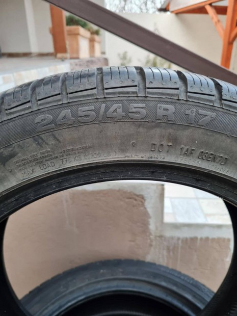 Continental 17" 245/45 gumi