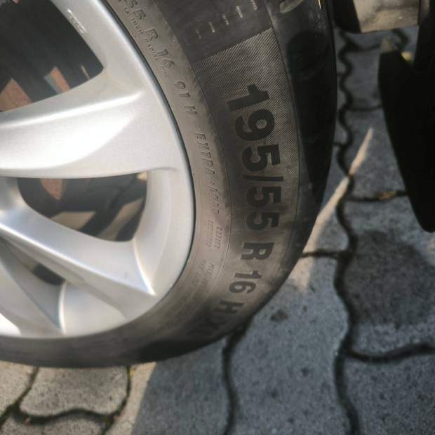Continental 195/55 R16 nyári gumi 4 db