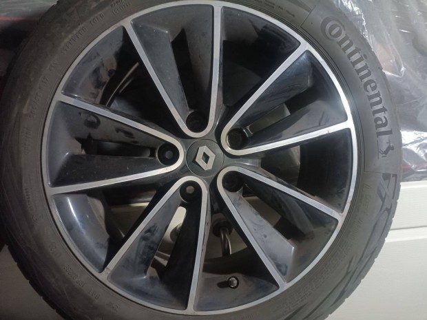 Continental 205/55 R17 egy szezont futott ny�ri gumi elad�