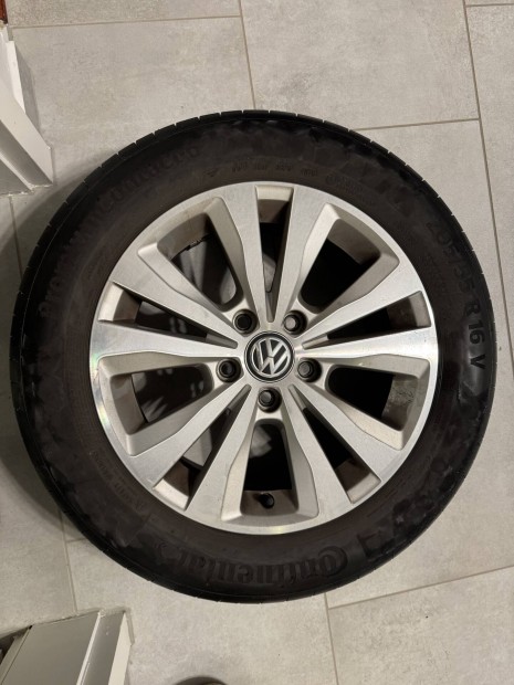 Continental 205/55r16 ny�rigumi