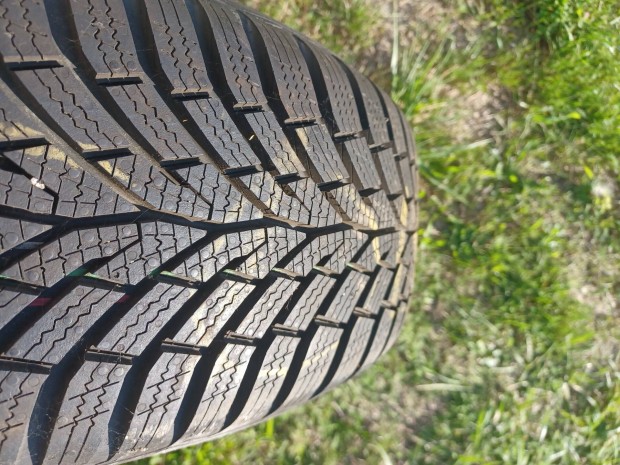Continental 205/60R16 szinte j gumi garnitra