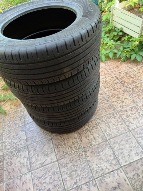Continental 205/60r16 nyári gumik