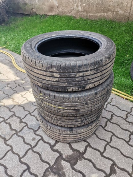 Continental 215/55 R17V nyri gumik