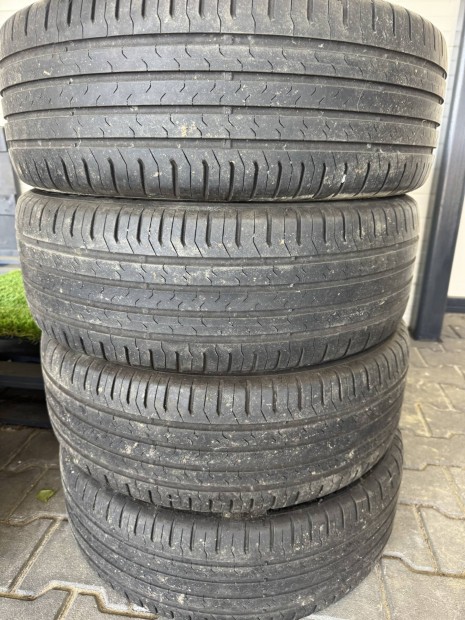 Continental 215/55 R17 nyári gumik