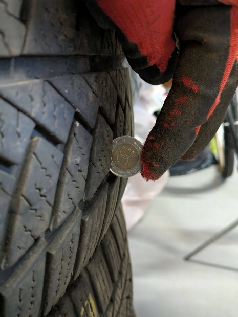 Continental 215/55 R17 téli gumi