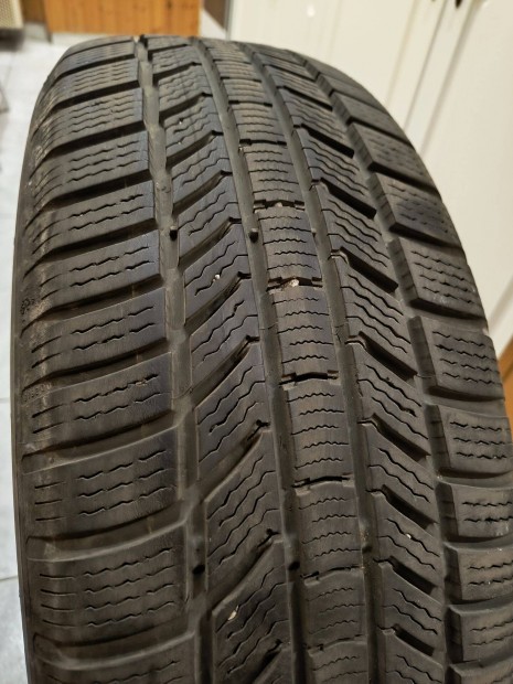 Continental 215/60 R17 tligumi