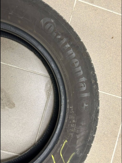 Continental 215/60 R 17 H nyri gumik