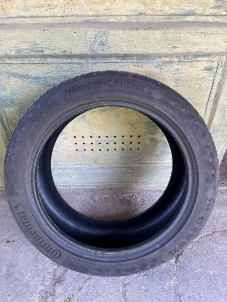 Continental 235/45/R18