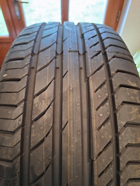 Continental 235/50 r17 nyári gumi