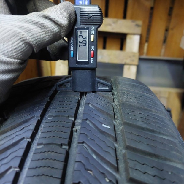 Continental 235/55 r17  t�ligumi