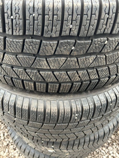 Continental 4db 75%-os Tli 255/60 R18 XL gumikpeny