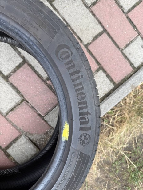 Continental Contisportcontact 5 235 45 R18 94W