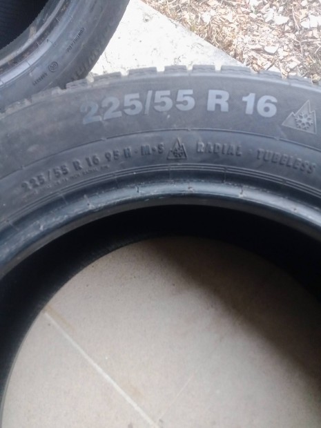 Continental Contiwintercontact 225x55 R16 gumi gumiabroncs