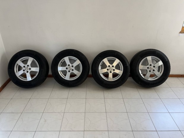 Continental Premium Contact 5 nyri gumiambroncsok felnivel