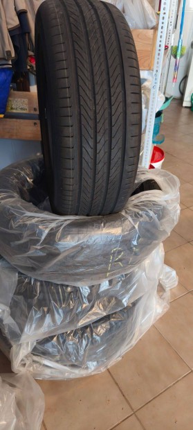 Continental Premiumcontact 235/50 R19 99V 4db egyben - �j