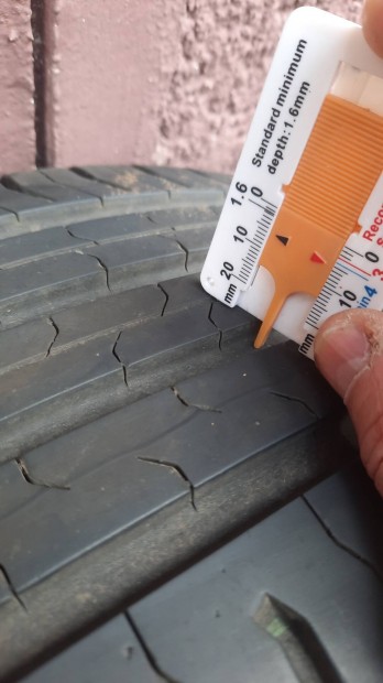 Continental  215/55 R17