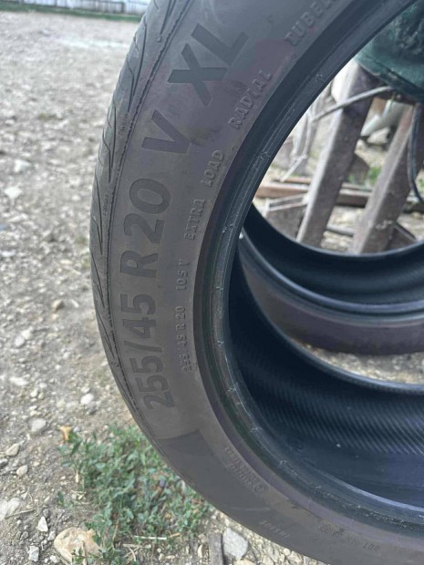 Continental félidős gumik 255/45 r20