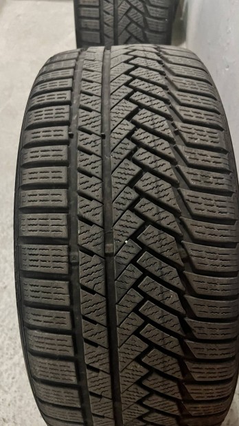 Continental téligumi 235/45 R18
