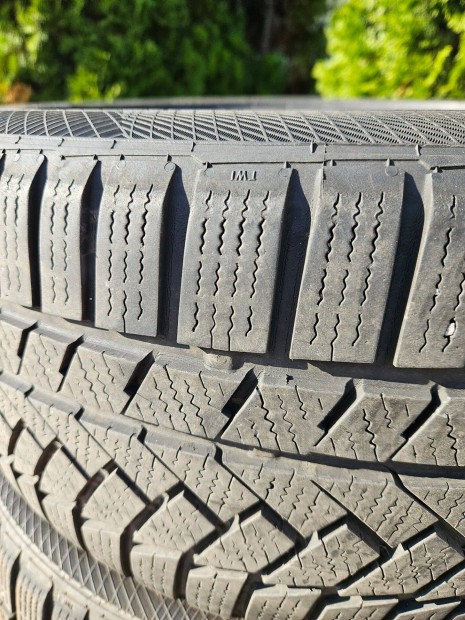 Continental tligumi szett 235/45 r18