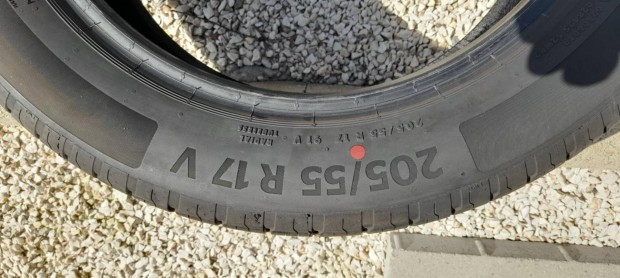 Continental �j ny�ri gumi elad� 