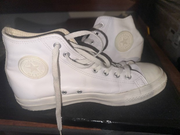 Converse Chuck Taylor magasszárú fehér, bőr tornacipő