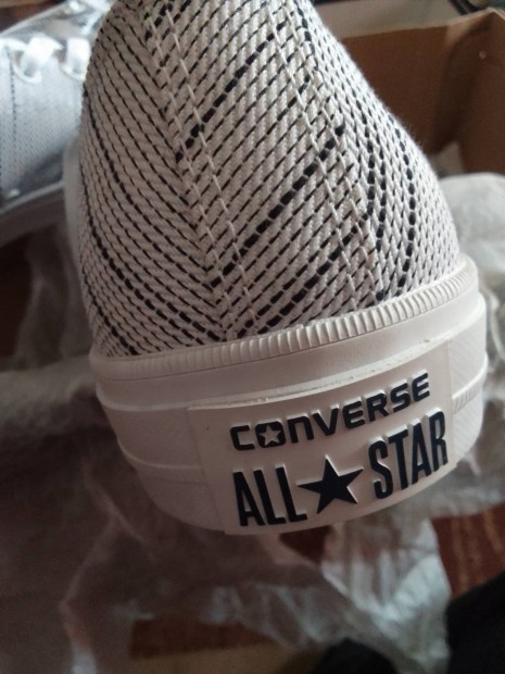 Converse cip 45 meret  j ! 