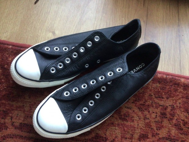 Converse fekete br 45 . j !