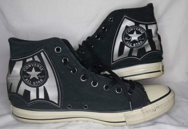 Converse x Batman cip