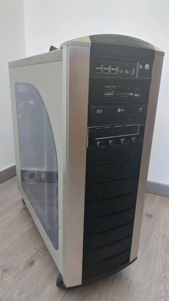 Cooler Master Stacker szerver/PC hz