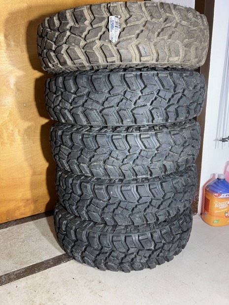 Cooper STT Pro 215/85 R16 gumiabroncs