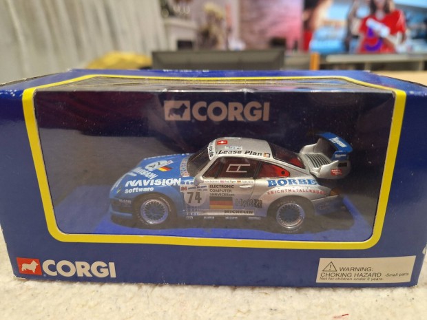 Corgi T97302 Porsche 911 GT2 1:43