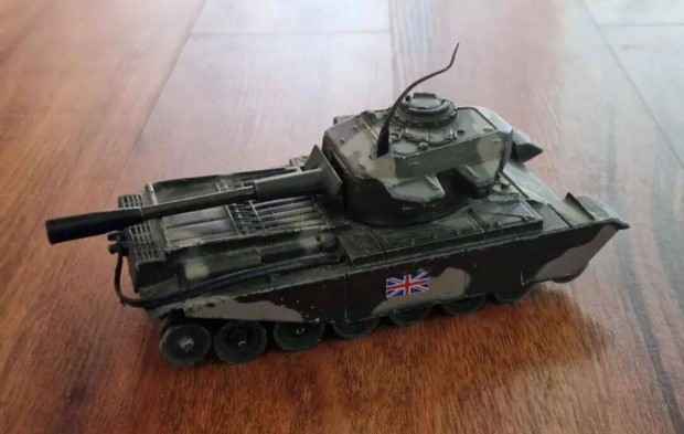 Corgi Toys 1975 Centurion MK III