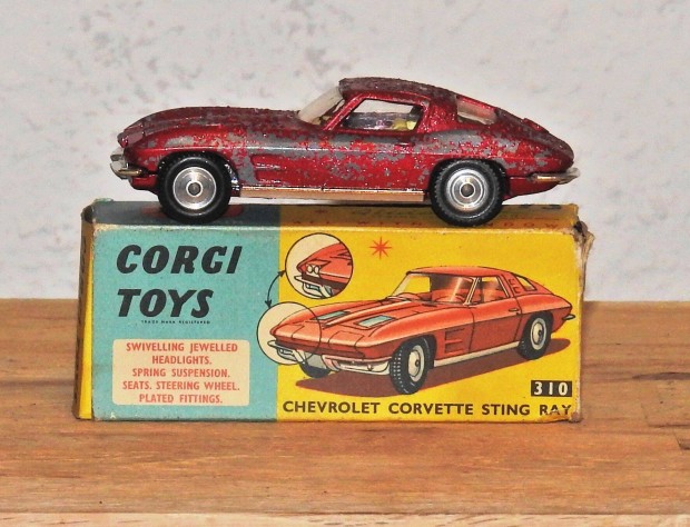 Corgi Toys 310 Chevrolet corvette sting ray