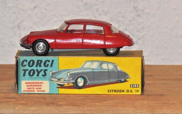 Corgi toys 210S Citroen D.S. 19